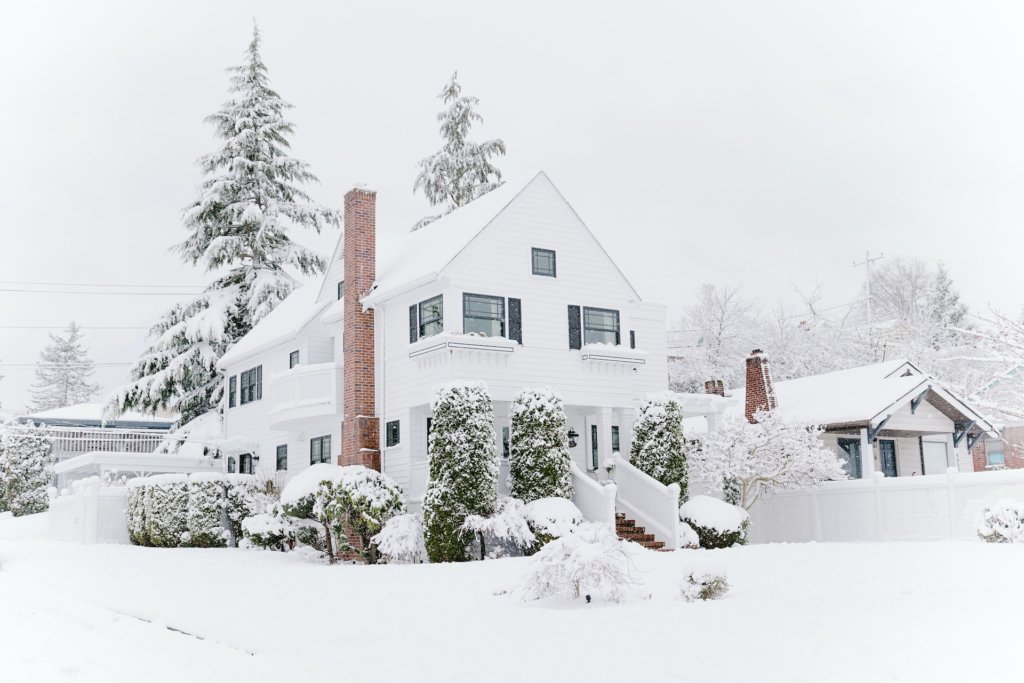 White house on a snowy day.